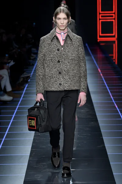 Look 4